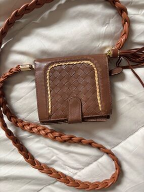Bottega Veneta Brown Woven Leather Wallet Braided Crossbody Strap Tassel Vintage